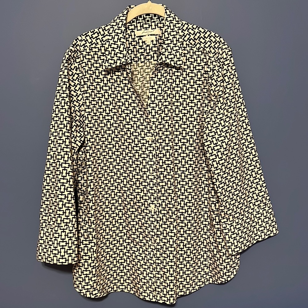 Foxcroft NYC Women’s Black White Geometric Blouse, XXL